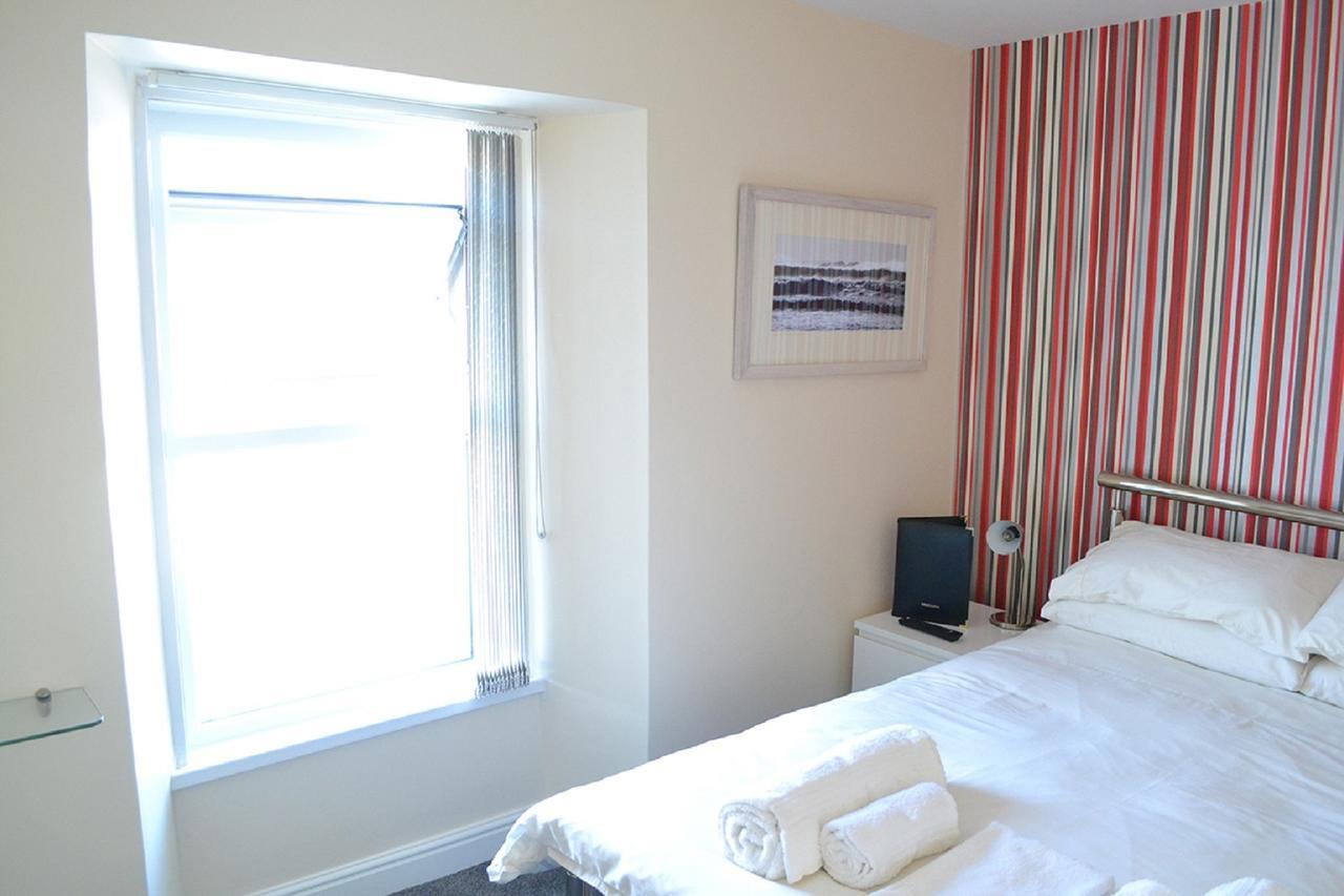 White Rose Guest House 텐비 객실 사진